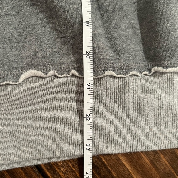 Universal Studios Harry Potter Gray Slytherin Sweatshirt, medium, EUC, green - Picture 7 of 7